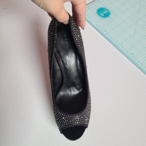 Le Chateau Black and Pewter Glitter Rhinestone Peep Toe Heels size 6 - Picture 8 of 10